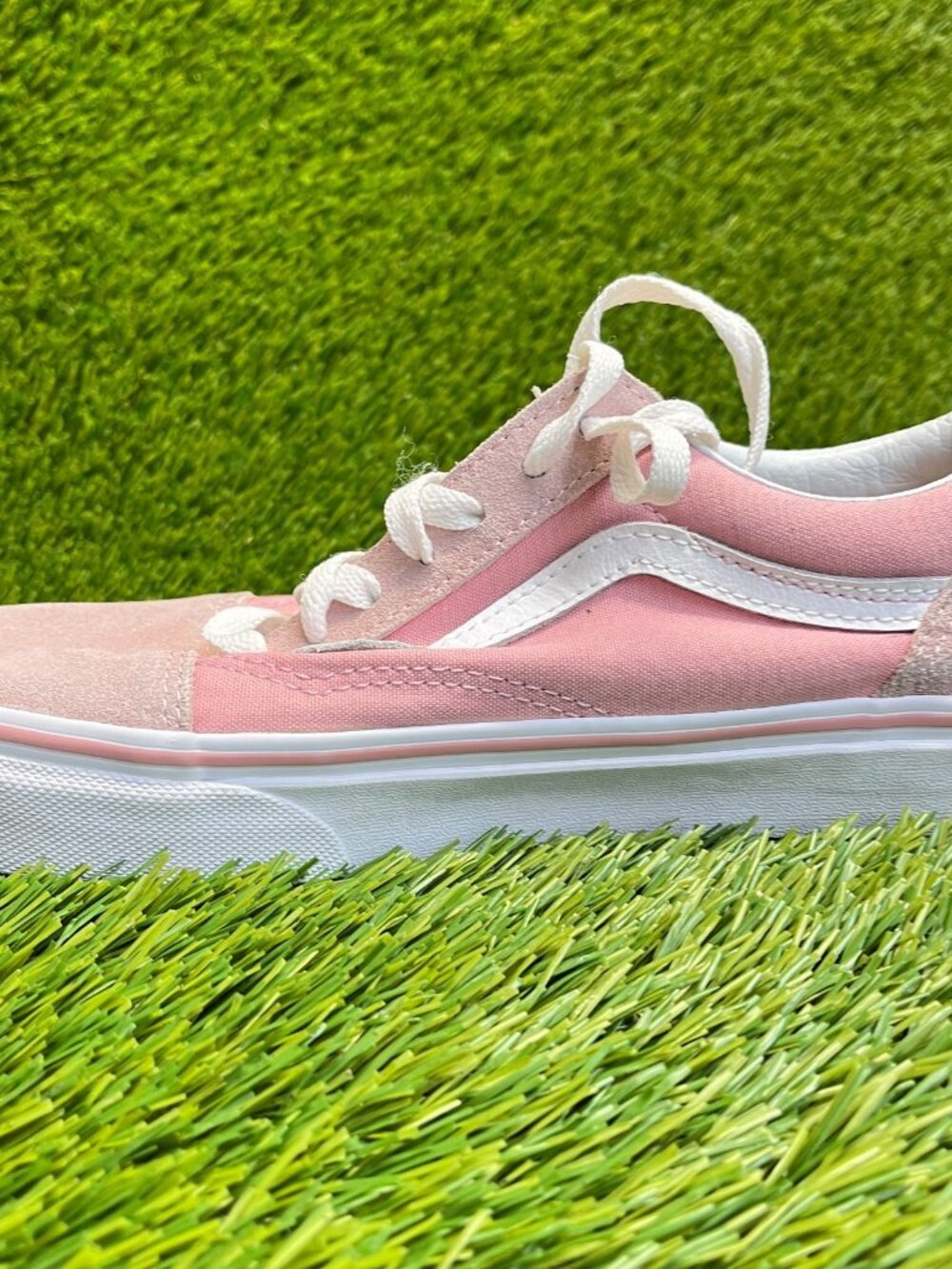 Vans Old Skool Womens Size 7.5 Pink White Athletic Skateboarding Shoes Sneakers - Picture 2 of 10